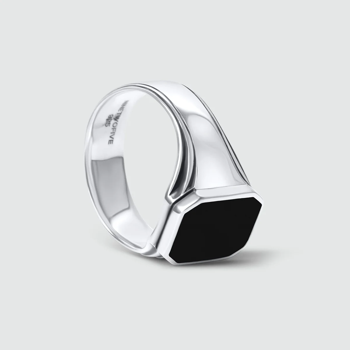 Baki - Black Onyx Signet Ring 17mm - Image 3