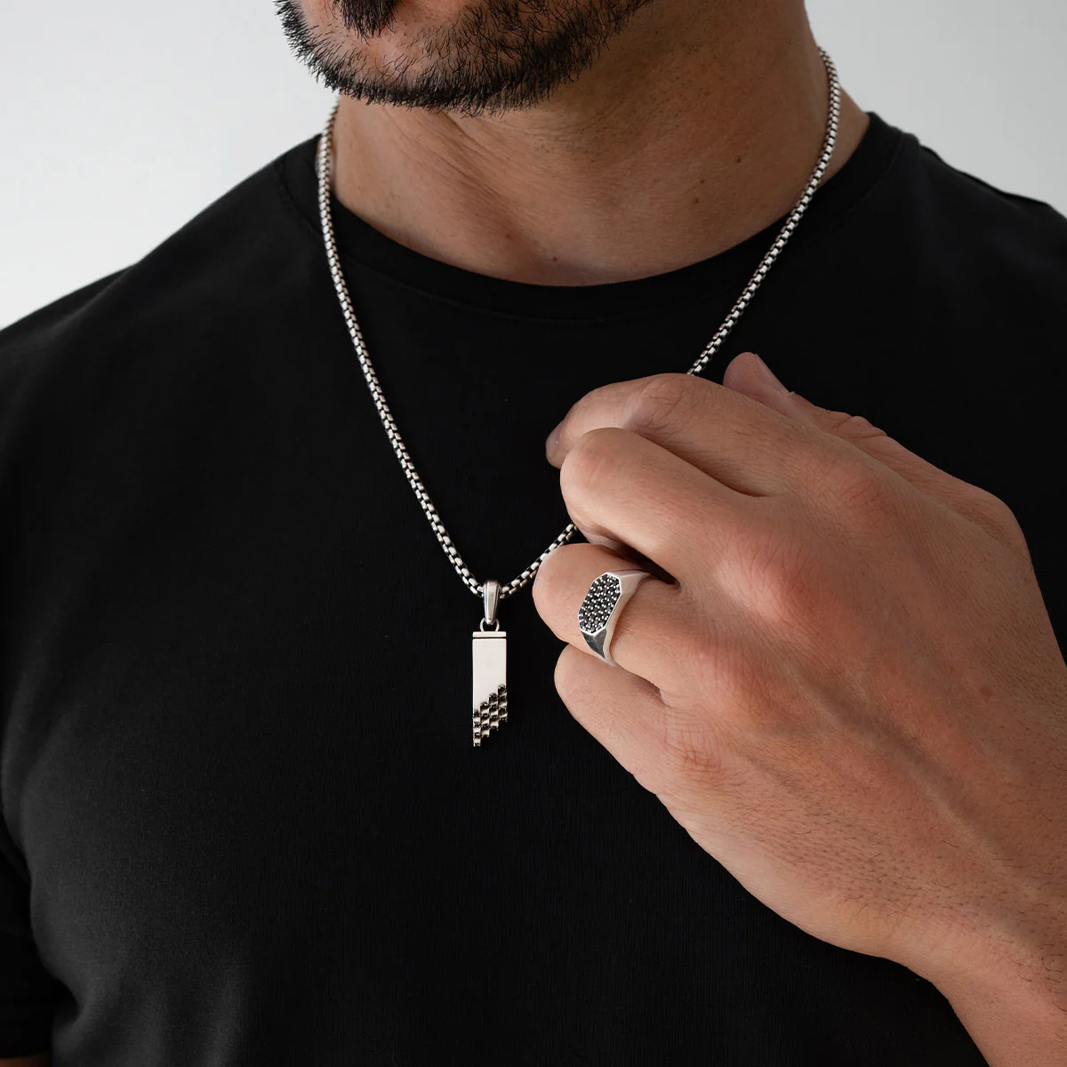 Muqarnas – Black Diamonds Silver Pendant - Image 4