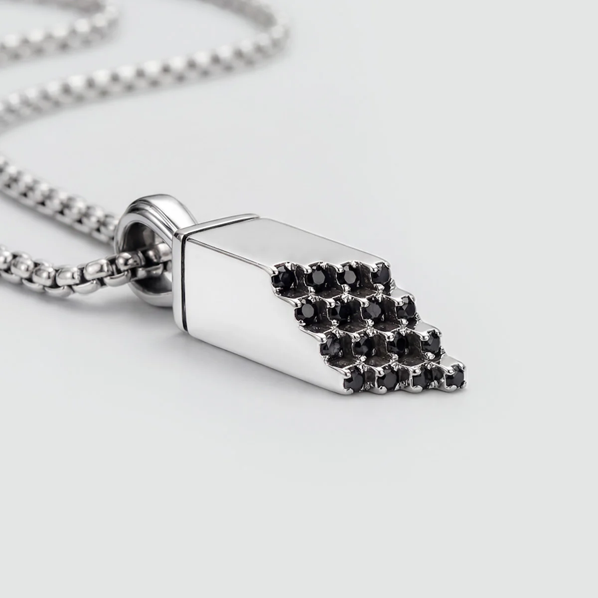 Muqarnas – Black Diamonds Silver Pendant - Image 9