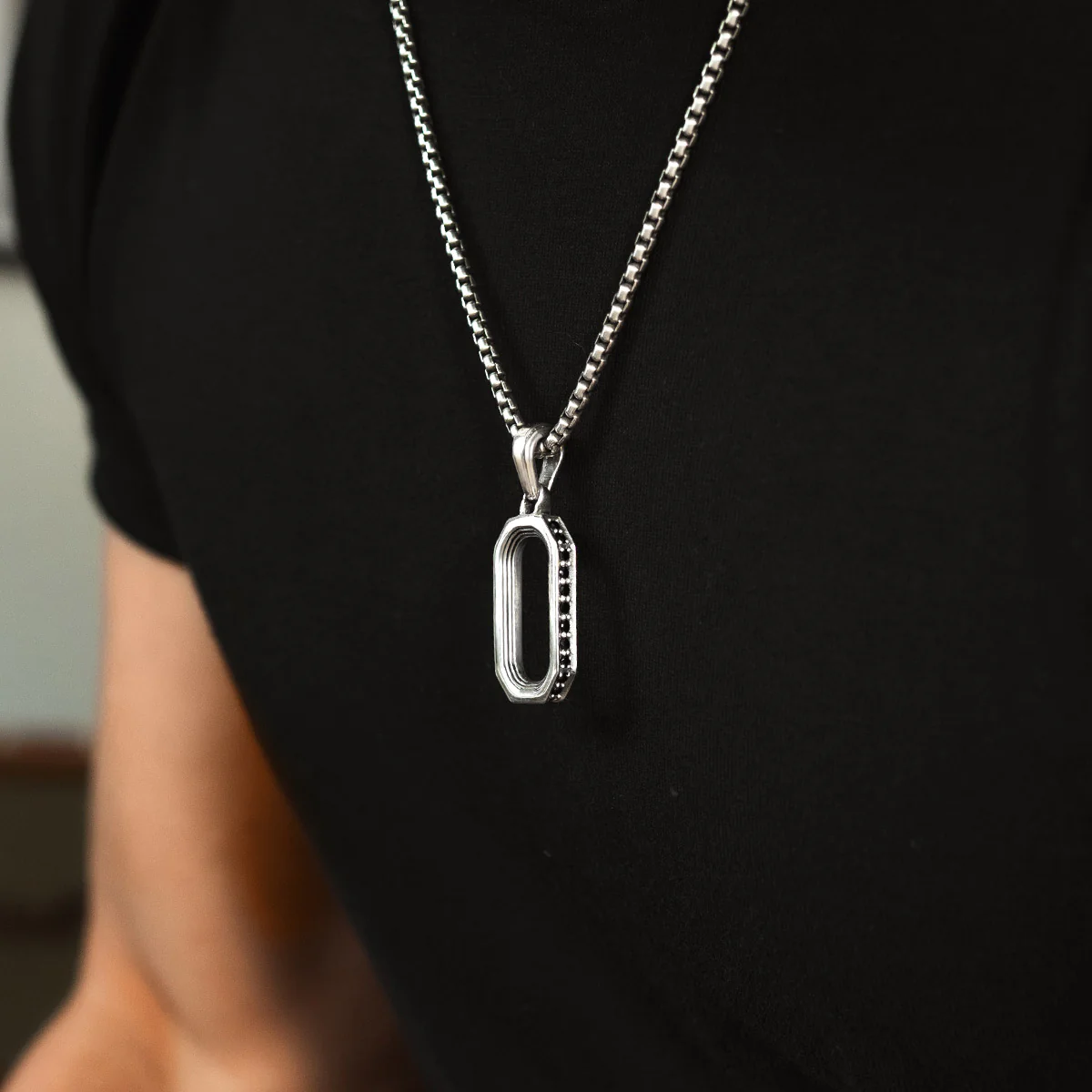 Durwās - Arch Pendant Silver with Black Diamonds - Image 4