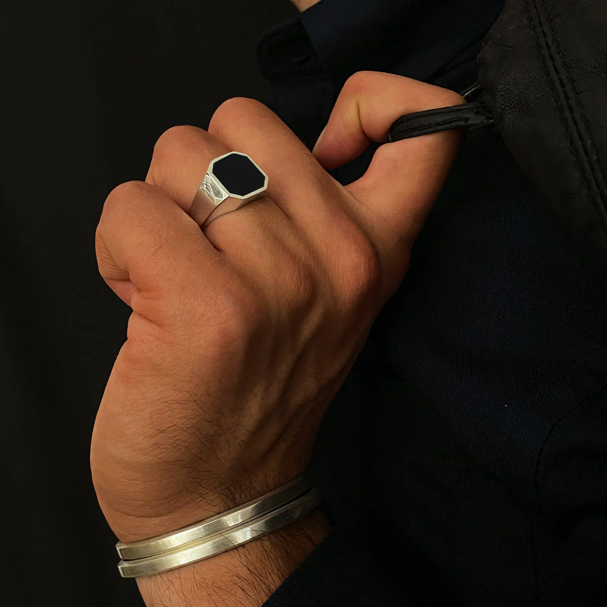 Naim - Black Onyx Signet Ring 13mm - Image 10
