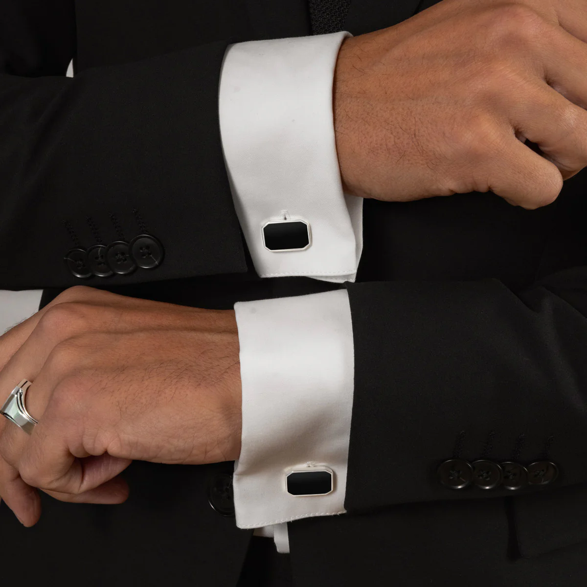 Rael – Black Onyx Silver Cufflinks 15mm - Image 4
