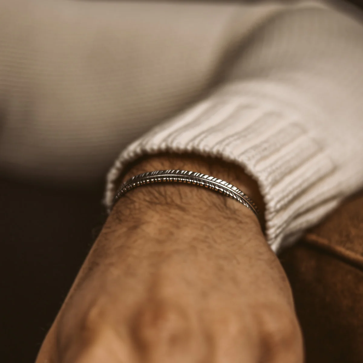 Zahir - Thin Sterling Silver Feather Bangle 6mm - Image 8